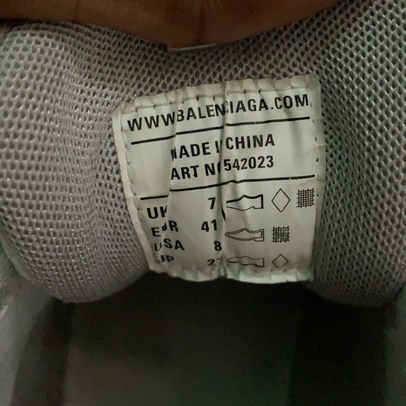 Balenciaga - Picture 5 of 6